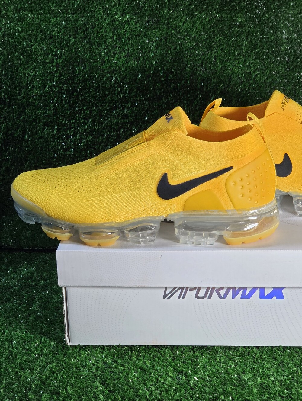 Nike Vapormax Laceless Men’s University 🟡 Yellow Slip-On VaporMax Running Shoe - Picture 2 of 8